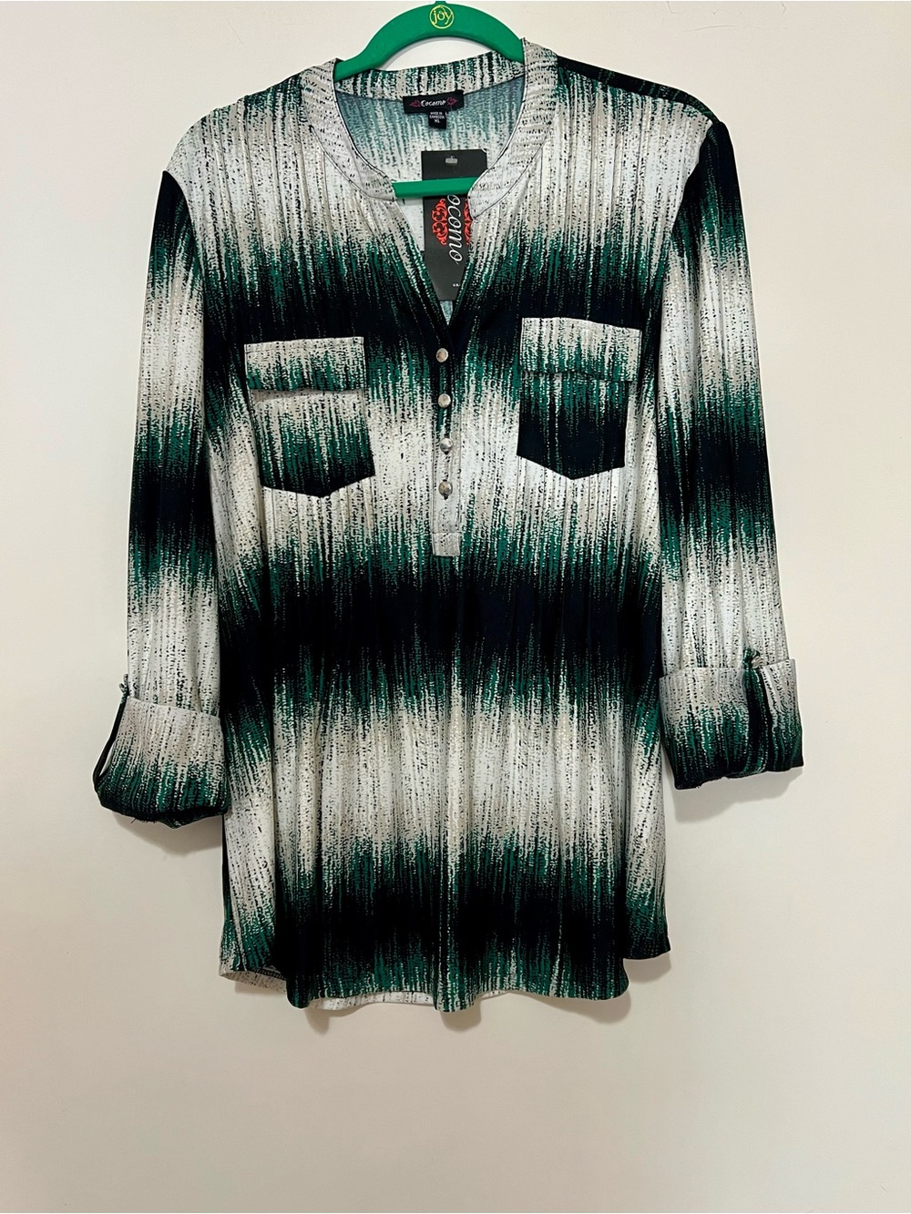 NWT Cocomo Green and White Ombre Henley Top
